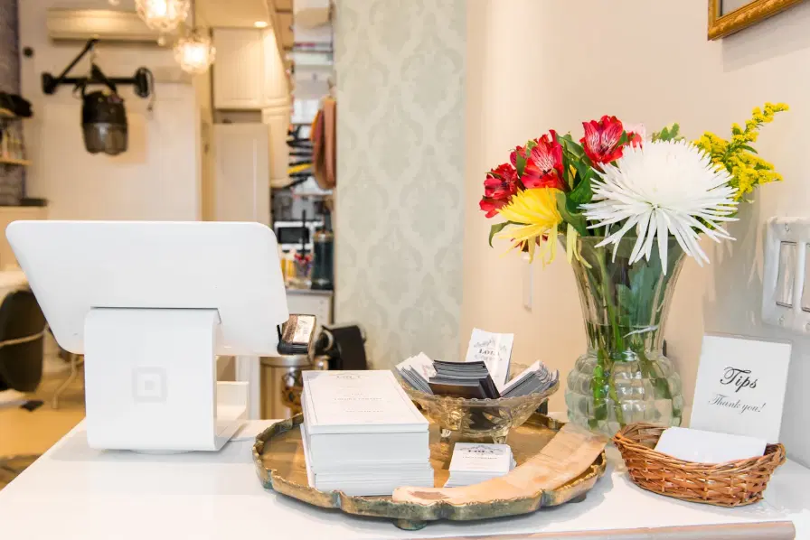 Salon Lola salon banner image in New York