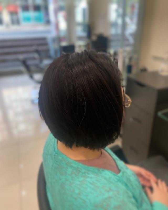 Classic chin-length bob for Asian hair, featuring a sleek and polished look.