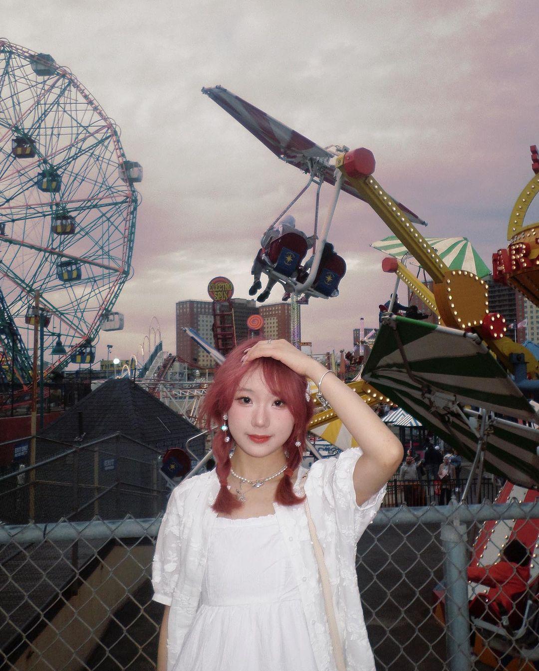 Vertical Carousel 2