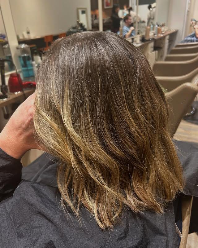 Medium length lob with bronde balayage and subtle waves